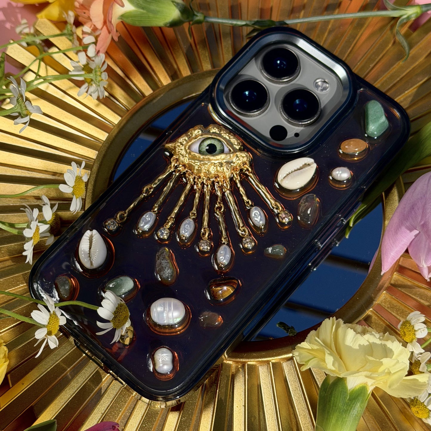 Golden eye. Dark Chameleon Base