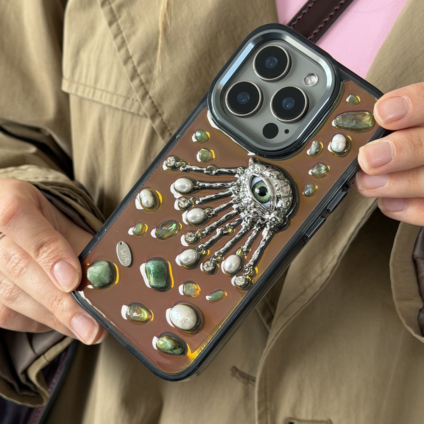 Silver Eye. Dark Chameleon Base