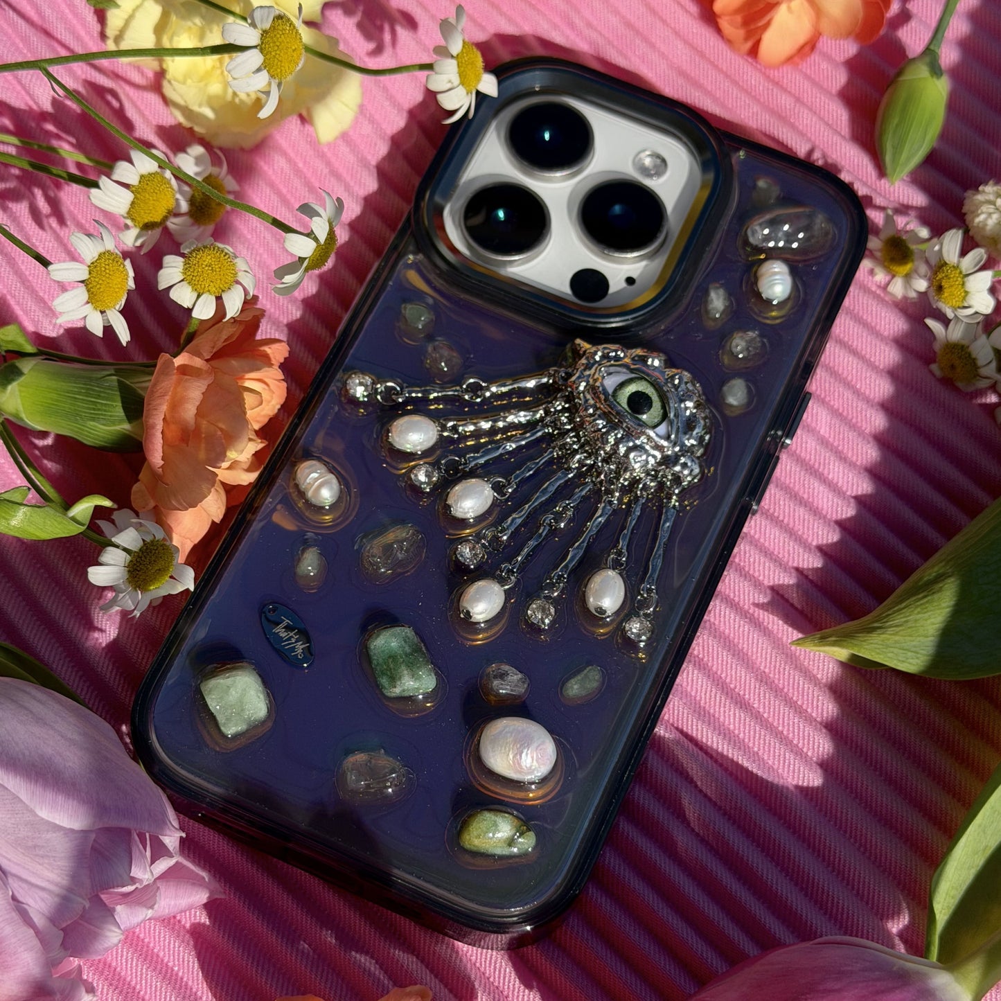 Silver Eye. Dark Chameleon Base