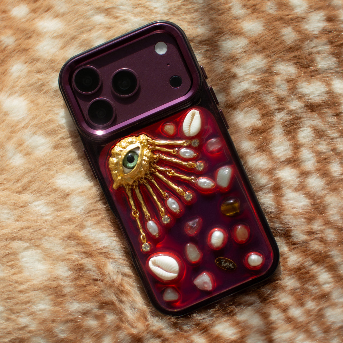 Golden eye. Burgundy Chameleon Base
